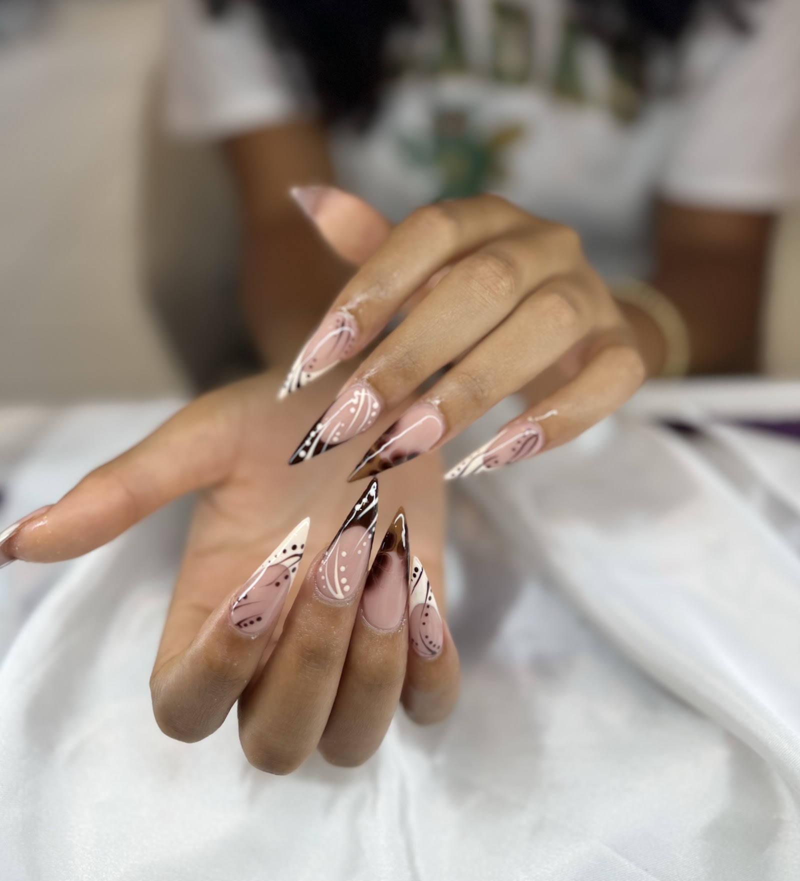 Sugar Nails logo